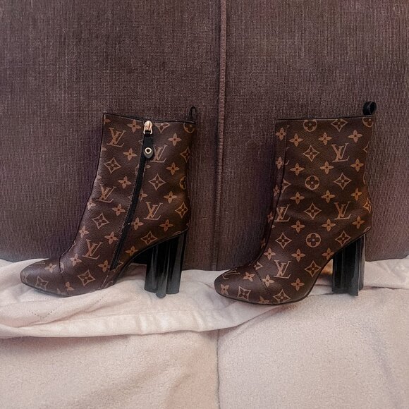 Louis Vuitton Silhouette Ankle Boots - Picture 3 of 9